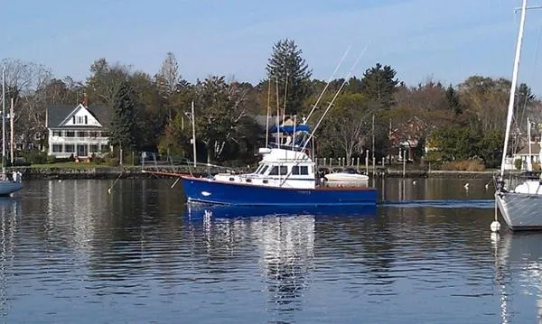 Slide: The Image of Lee S. Wilbur Express Sportfish 1984 - 0