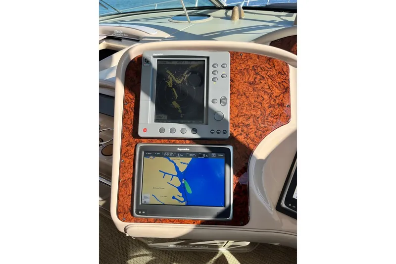 Slide: The Image of Navigation system on 2003 Sea Ray 550 Sundancer yacht dashboard. - 6