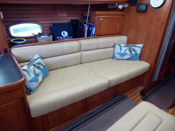 Slide: The Image of Hunter 50 Center Cockpit 2010 - 10