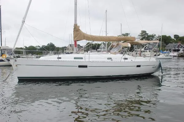 Slide: The Image of Beneteau 361 2001 - 8