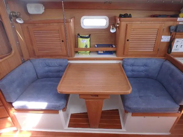 Slide: The Image of Catalina 36 MK II 1995 - 9