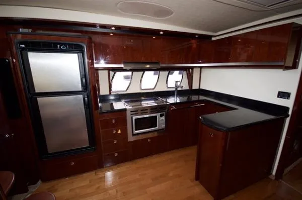 Slide: The Image of Sea Ray 50 SUNDANCER 2010 - 6