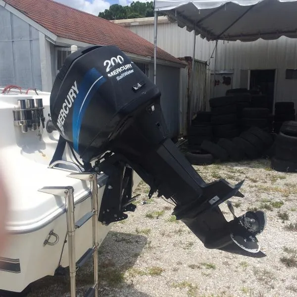 Slide: The Image of Wellcraft Fisherman 210 2001 - 3