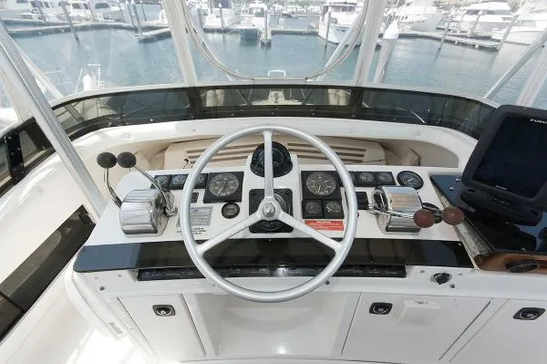 Slide: The Image of Luhrs 32 Convertible 1993 - 7