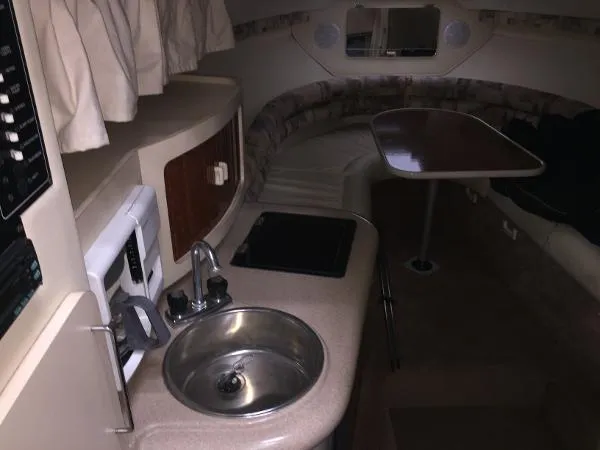 Slide: The Image of Monterey 276 Cruiser 1998 - 7