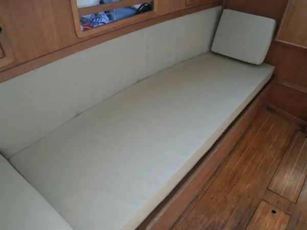 Slide: The Image of Sabre Sloop 1984 - 3