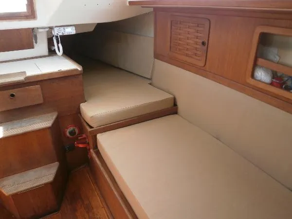 Slide: The Image of Sabre Sloop 1984 - 5