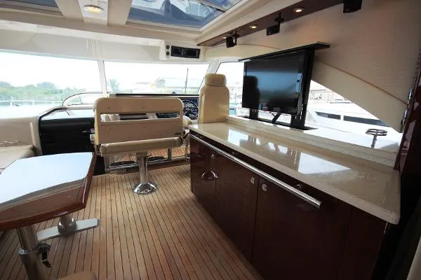 Slide: The Image of Sea Ray 610 Sundancer 2010 - 11