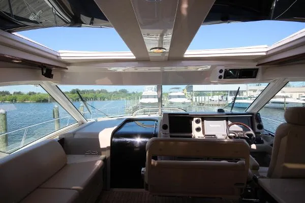 Slide: The Image of Sea Ray 610 Sundancer 2010 - 8