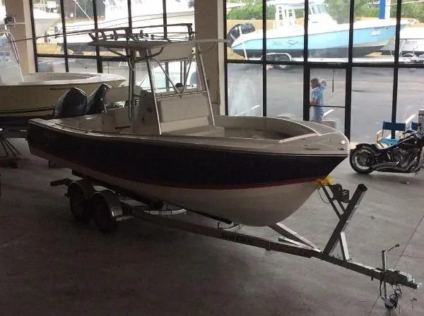 Slide: The Image of Regulator Marine 24 Forward Seating 2007 - 7