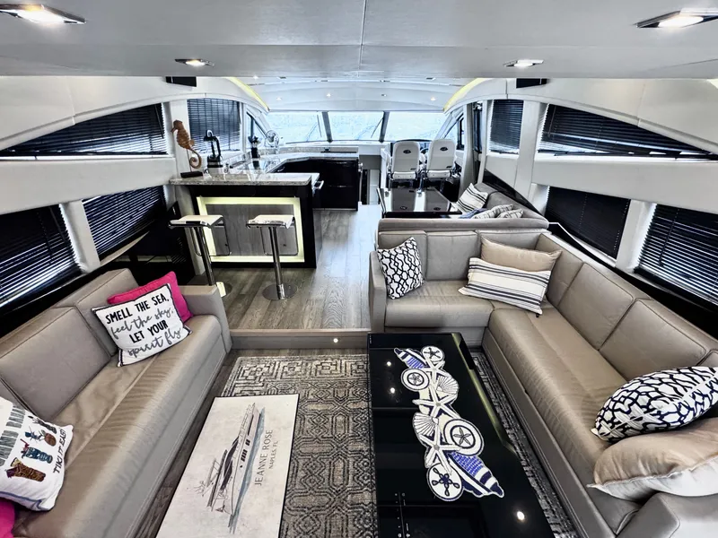 Slide: The Image of Sea Ray L650 Fly 2018 - 34