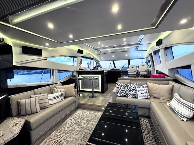 Slide: The Image of Sea Ray L650 Fly 2018 - 4