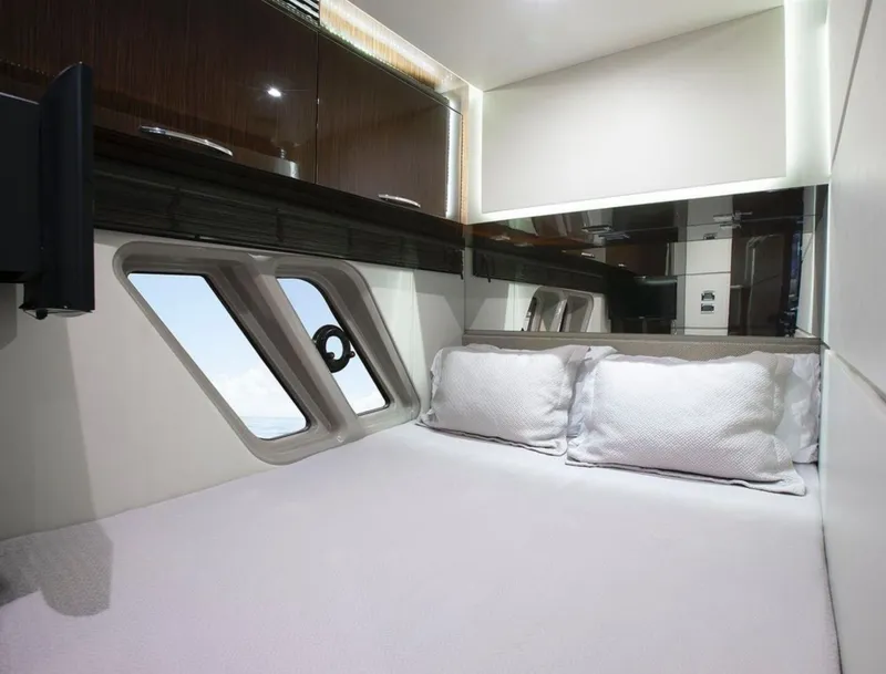 Slide: The Image of Sea Ray L650 Fly 2018 - 41