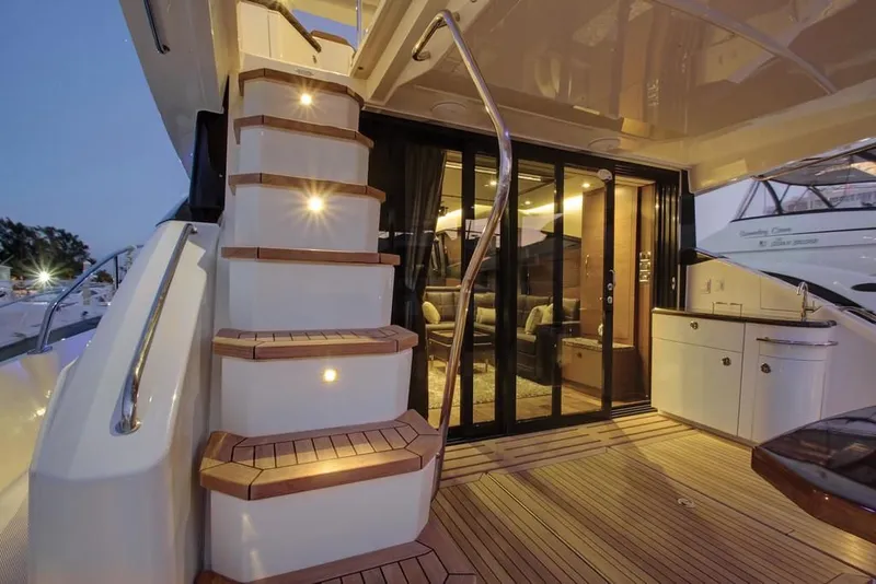 Slide: The Image of 2018 Sea Ray L650 Fly Brochure - 54