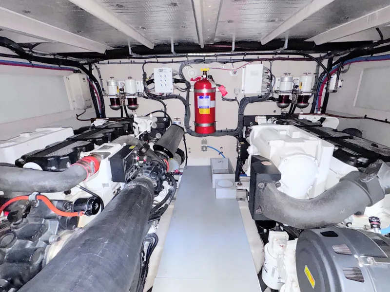 Slide: The Image of Sea Ray L650 Fly 2018 - 57