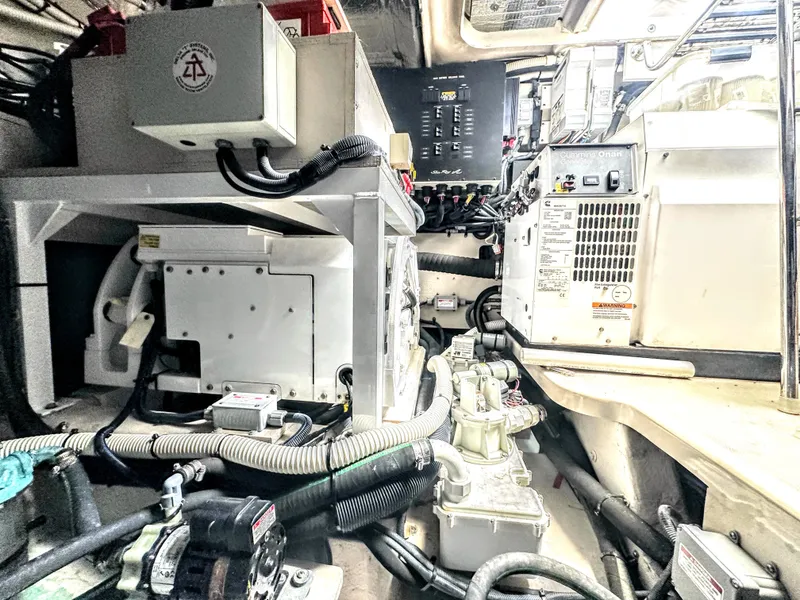 Slide: The Image of Sea Ray L650 Fly 2018 - 59