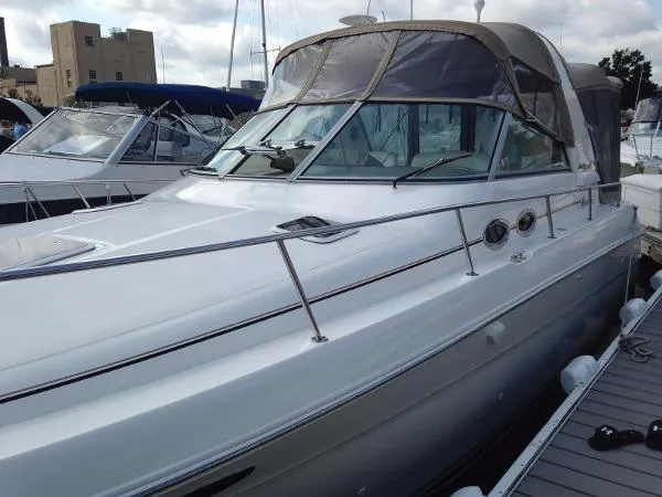 Slide: The Image of Sea Ray 310 Sundancer 2000 - 2