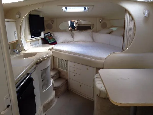 Slide: The Image of Sea Ray 310 Sundancer 2000 - 4