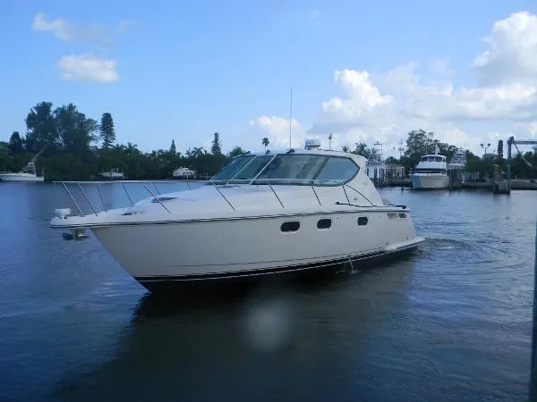 Slide: The Image of Tiara 3900 Sovran 2010 - 0