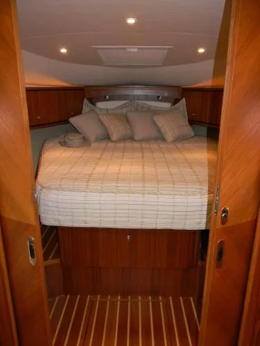 Slide: The Image of Tiara 3900 Sovran 2010 - 9