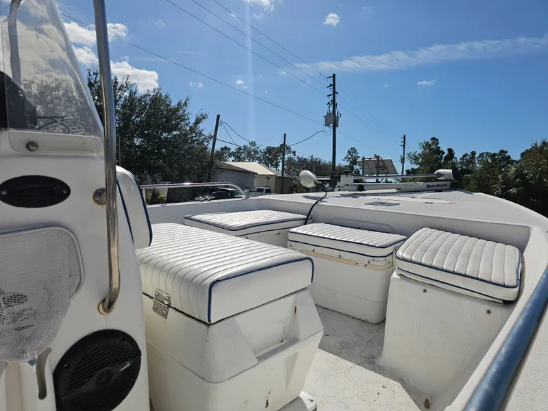 Slide: The Image of 2006 Sea Fox 195 Bay Fisher boat with cushioned seating. - 10