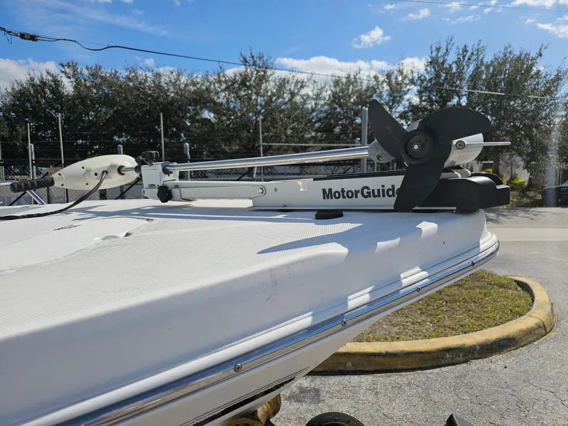 Slide: The Image of Sea Fox 195 Bay Fisher 2006 with MotorGuide on trailer. - 18