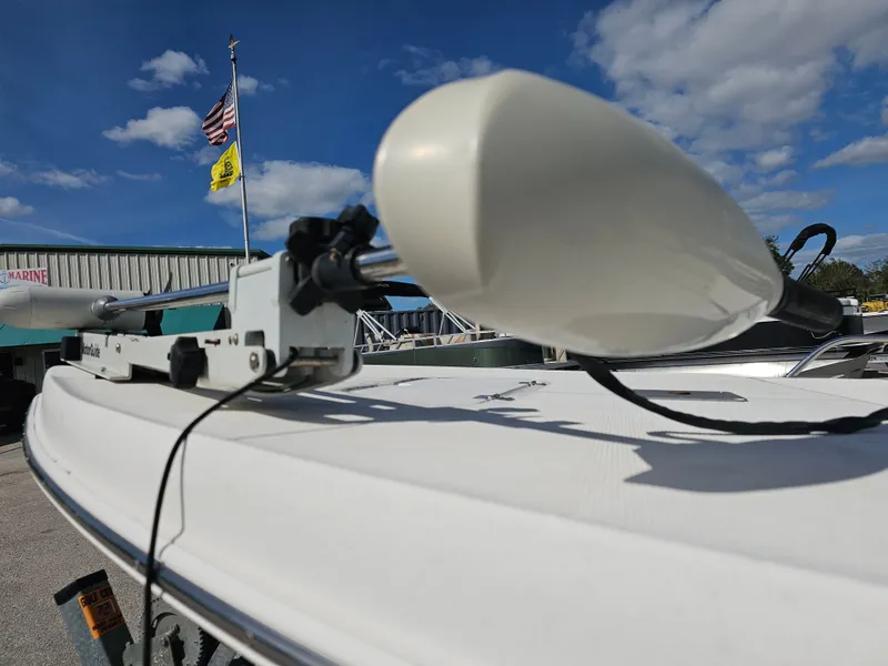 Slide: The Image of Close-up of a 2006 Sea Fox 195 Bay Fisher boat. - 20