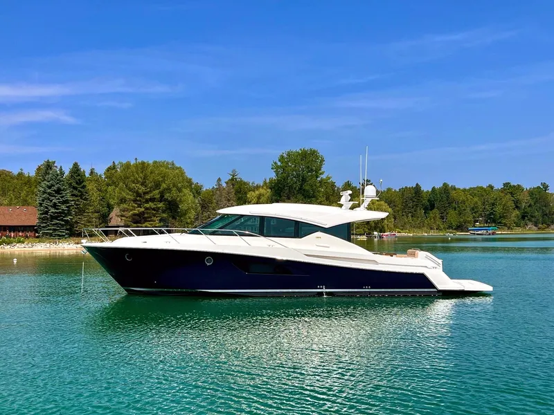 The Image of Tiara 50 Coupe 2014 - undefined