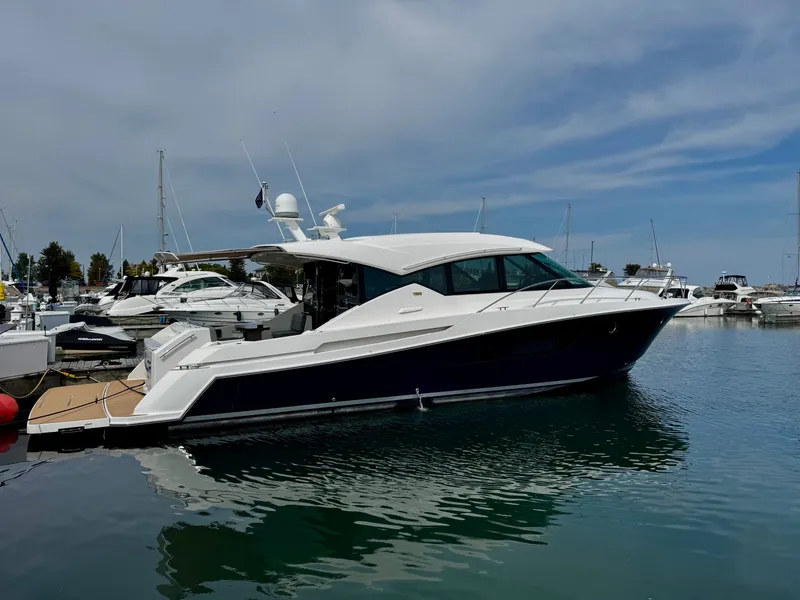 Slide: The Image of Tiara 50 Coupe 2014 - 6