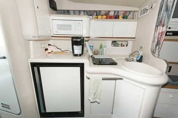 Slide: The Image of Sea Ray 330 Sundancer 1995 - 6
