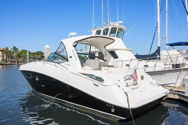Slide: The Image of Sea Ray Sundancer 2010 - 1