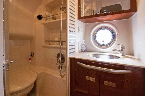Slide: The Image of Sea Ray Sundancer 2010 - 4