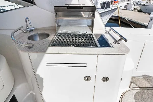Slide: The Image of Sea Ray Sundancer 2010 - 9