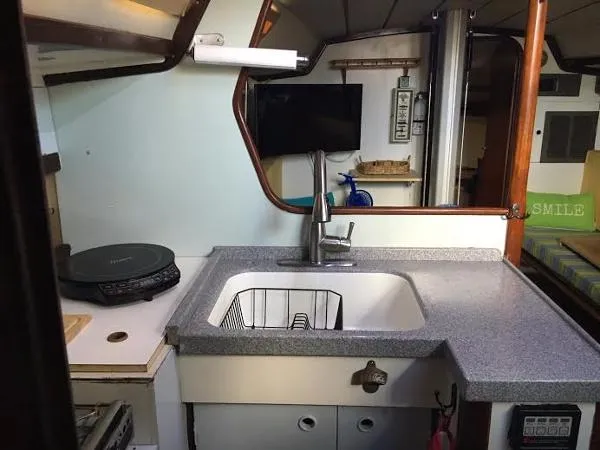 Slide: The Image of Beneteau Moorings 1983 - 11