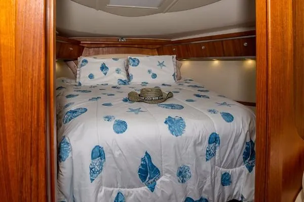 Slide: The Image of Tiara 3600 Sovran 2004 - 1