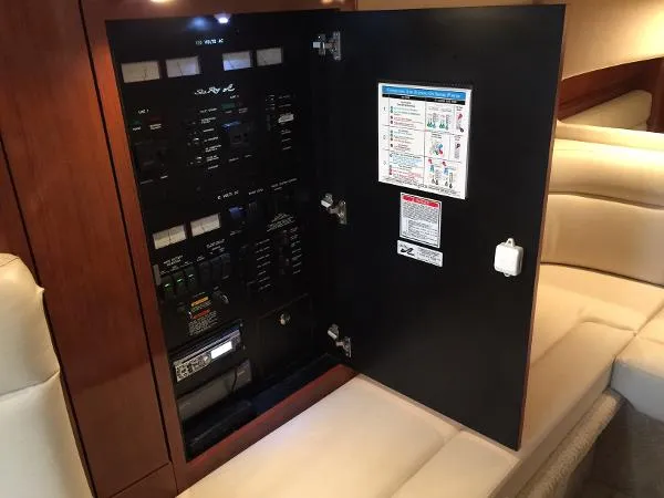Slide: The Image of Sea Ray 36 Sundancer 2003 - 7