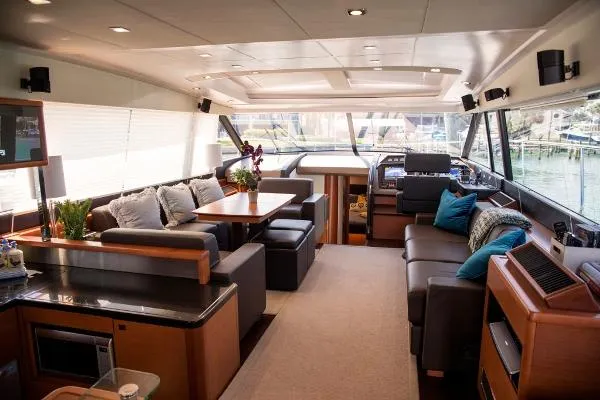 Slide: The Image of Prestige 620 Sportfly 2015 - 1