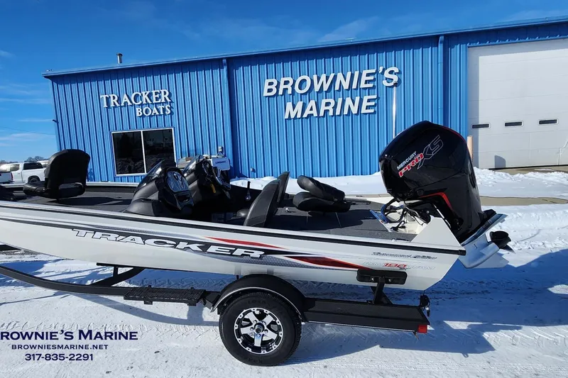 The Image of 2021 Tracker Pro Team 190 TX Tournament Edition boat at Brownie's Marine dealership. - 1