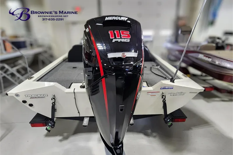 Slide: The Image of 2021 Tracker Pro Team 190 TX Tournament Edition boat with Mercury 115 Pro motor. - 18