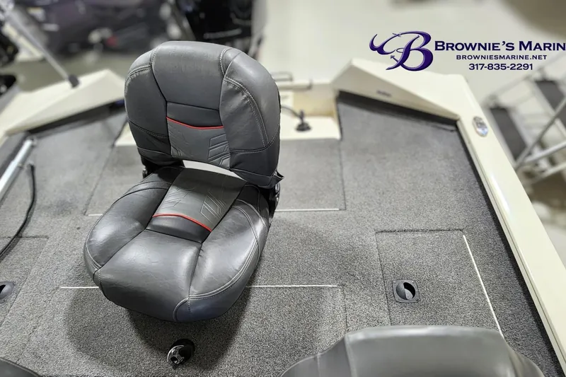Slide: The Image of 2021 Tracker Pro Team 190 TX Tournament Edition boat seat, showcased at Brownie's Marine. - 3