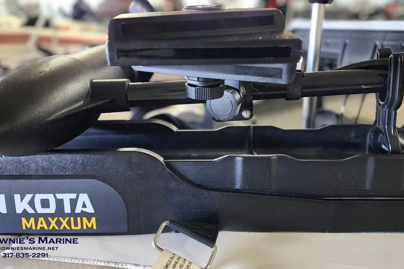 Slide: The Image of 2021 Tracker Pro Team 190 TX Tournament Edition with Minn Kota Maxxum trolling motor. - 6