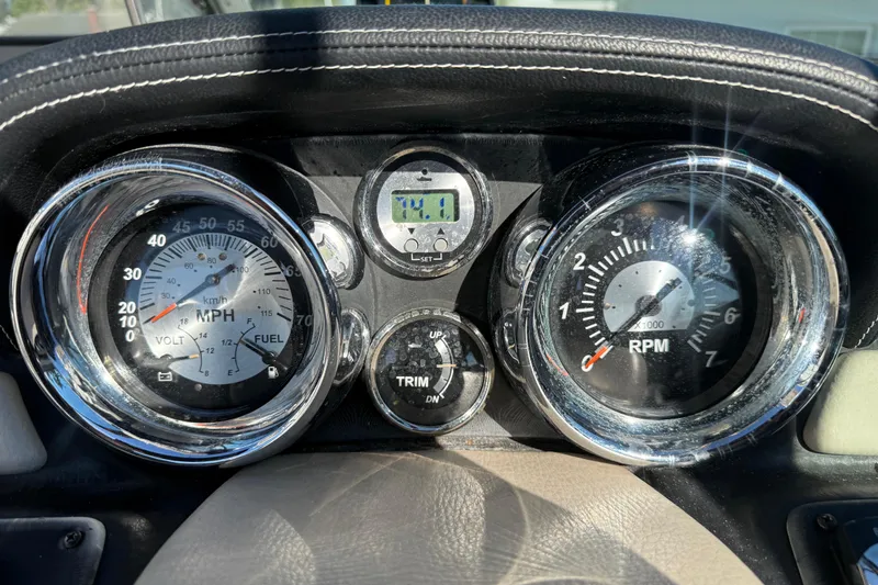 Slide: The Image of Dashboard of a 2019 Crownline Eclipse E255 XS boat. - 20