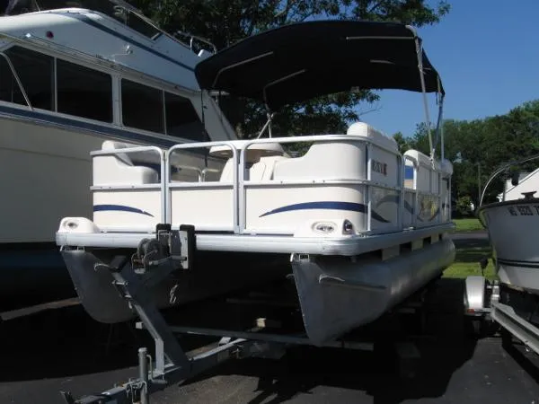 Slide: The Image of Sweetwater Challenger 180 Pontoon 2005 - 0