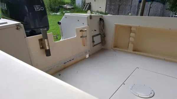 Slide: The Image of Wellcraft V20 Steplift 1991 - 10
