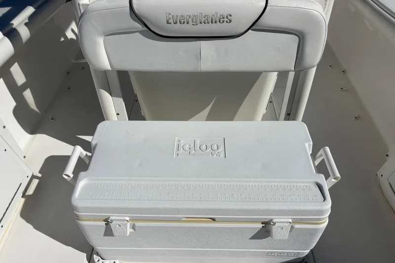 Slide: The Image of 2008 Everglades 243 Center Console boat with Igloo cooler on deck. - 15