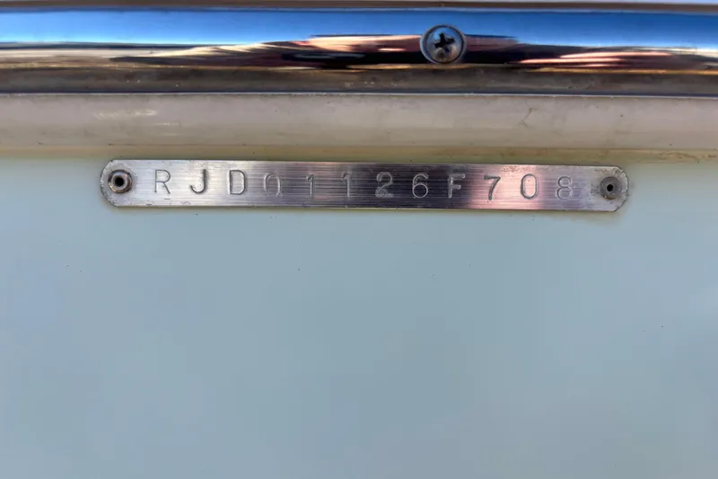 Slide: The Image of 2008 Everglades 243 Center Console boat identification plate with serial number. - 18