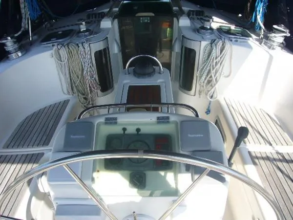 Slide: The Image of Beneteau Oceanis 400 Tri-Cabin 1993 - 8