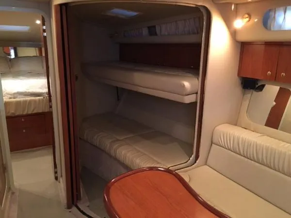 Slide: The Image of Sea Ray 410 Express Cruiser 2000 - 1