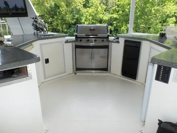 Slide: The Image of Majestic 90X18 Tri Deck River Cruiser 2003 - 6