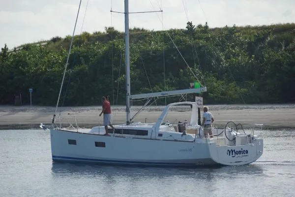 Slide: The Image of Beneteau Oceanis 38 2015 - 0
